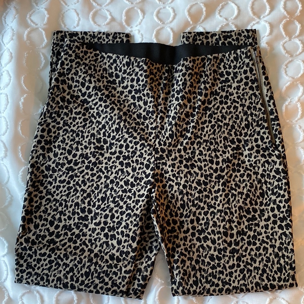 Leopard print ankle pants